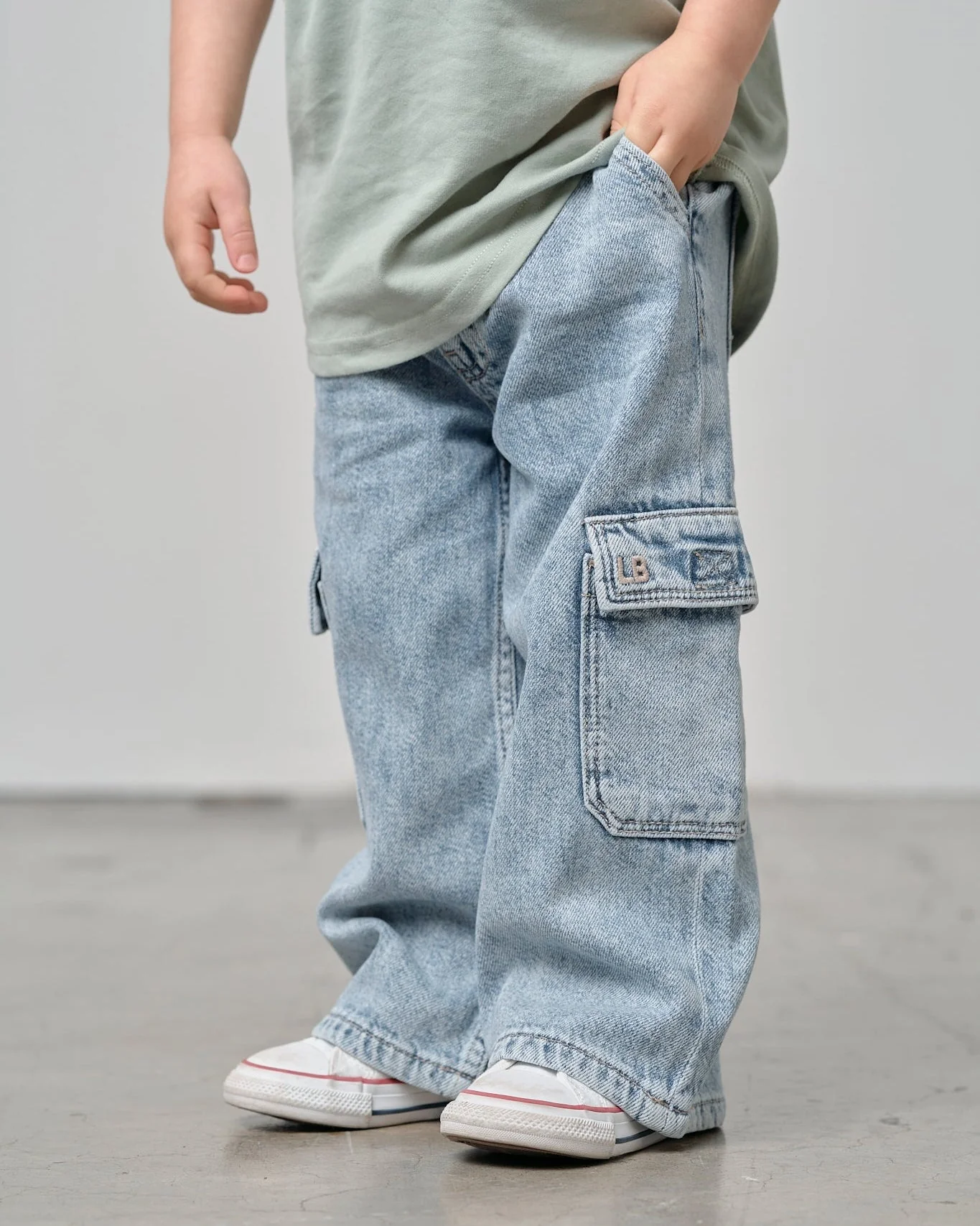 Cargo Denim Straight Leg - Light Wash
