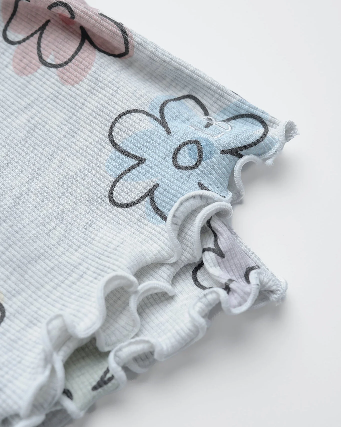 Ribbed Lettuce Trim Tee - Daisy Dreams - Image 14