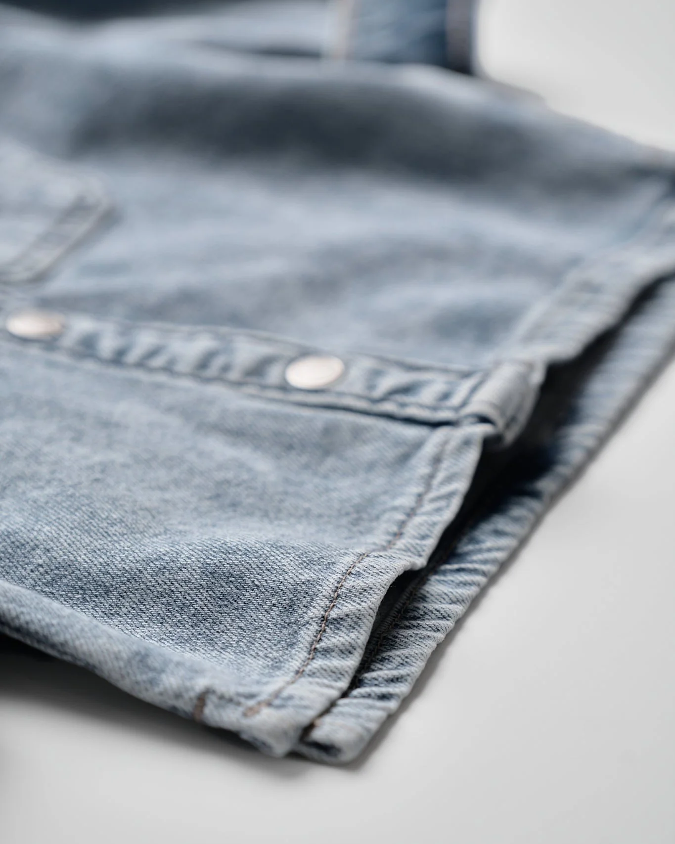 Lightweight Hooded Denim Jacket - Image 14