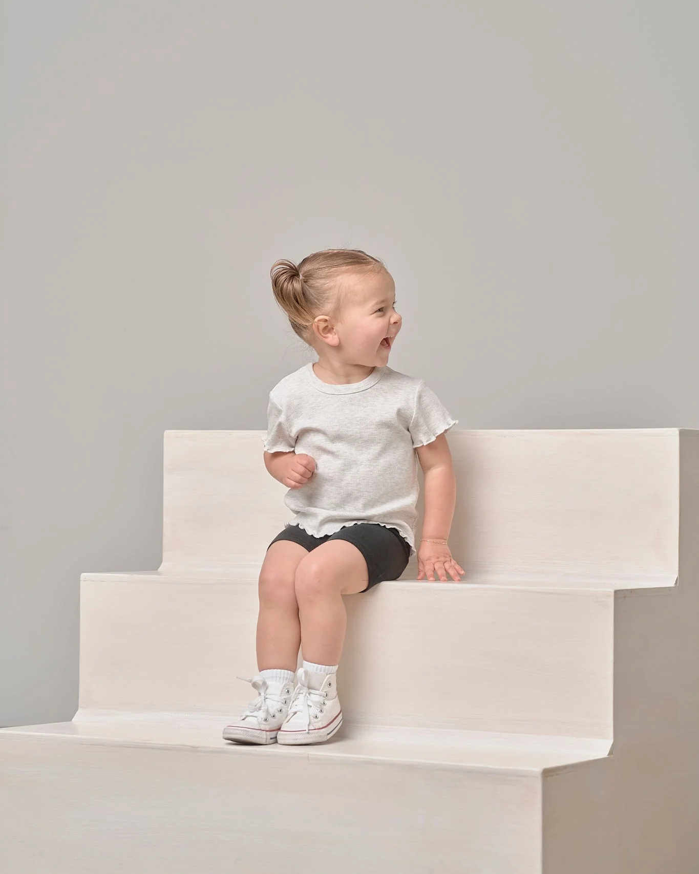 Ribbed Lettuce Trim Tee - Grey - Image 4