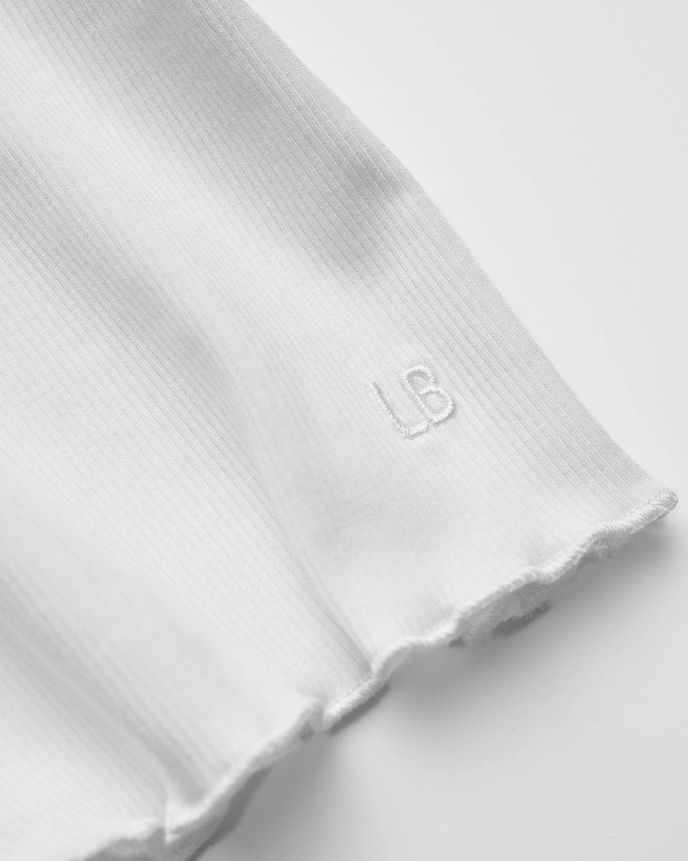 Ribbed Lettuce Trim Tee - White - Image 13